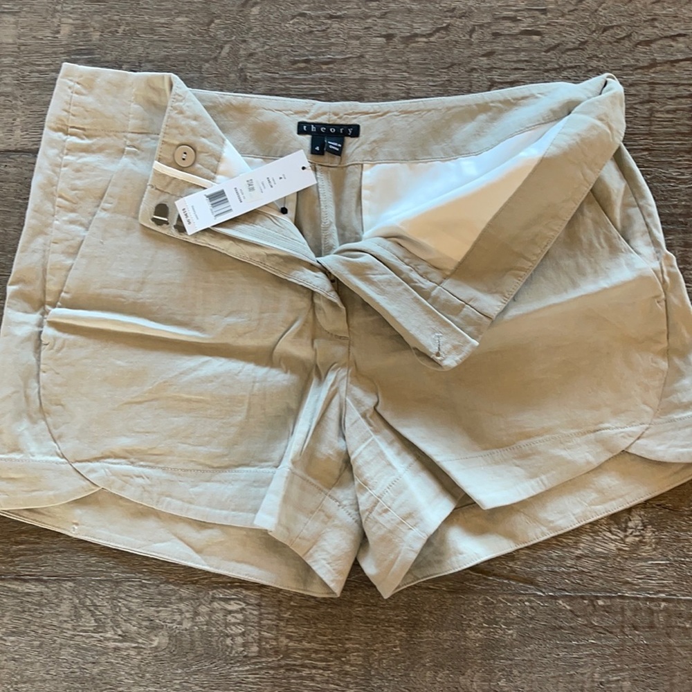 Theory tan kaelin shorts, size 4. Brand new.